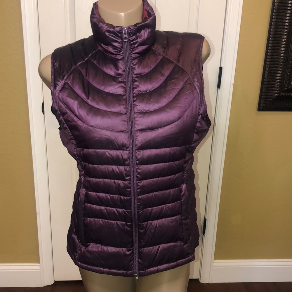 Bernardo Goose Down Purple Vest, M